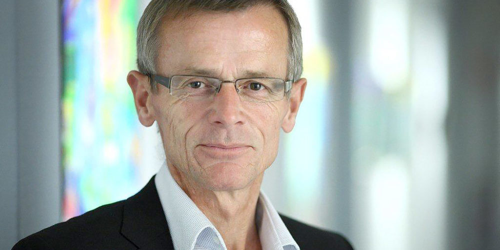 PLO afskediger direktør