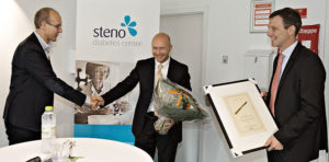 Sundhedsministeren uddelte roser til Steno Patient Center