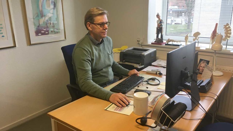 Unge læger kan dele arbejdstid mellem almen praksis og hospital