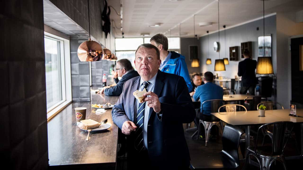 »Har du brug for en krykke, så stem på Løkke«